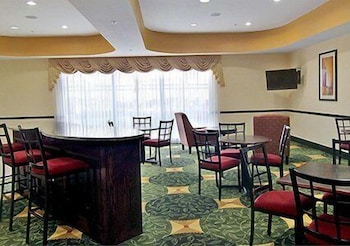 Days Inn and Suites by Wyndham Houston / West Energy Corridor 27/36
