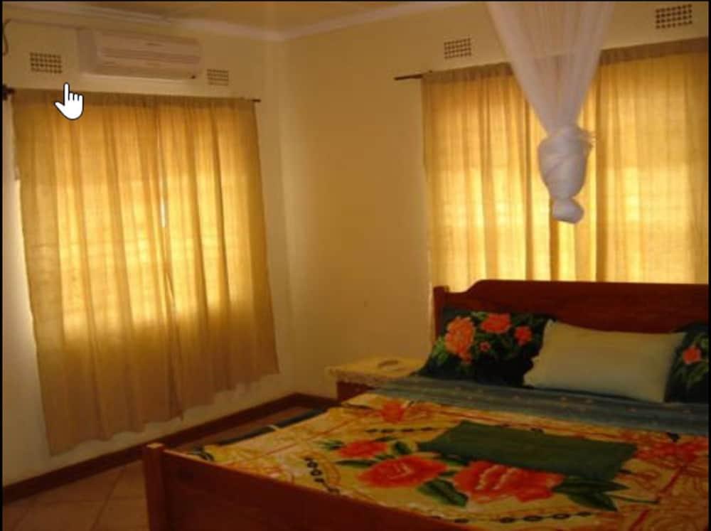 Kwesu Guest House 8/11