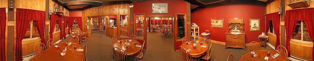 Soda Butte Lodge 18/24