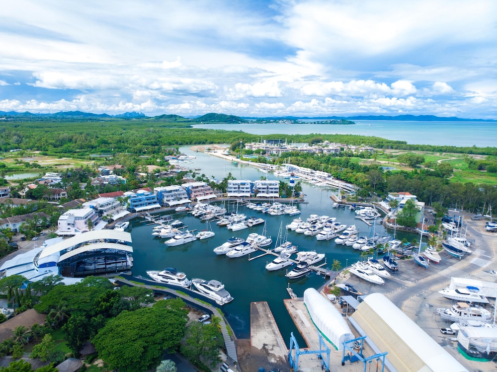 NH Boat Lagoon Phuket Resort in Ko Kaeo