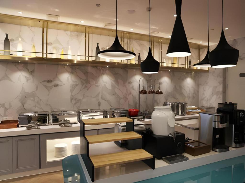 Magnotel (Luanchuan Changchun Road Cross Street) 30/33