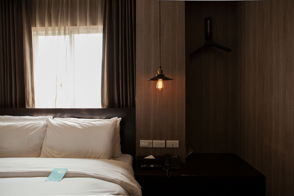 Khan Hotel 49/50