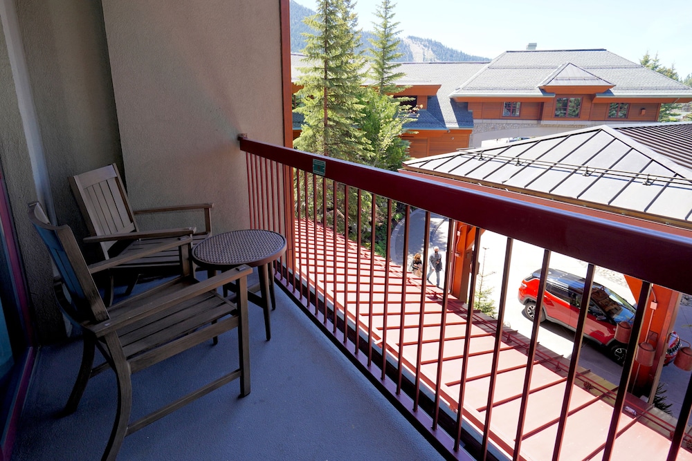 Heavenly Village Condos 6/67