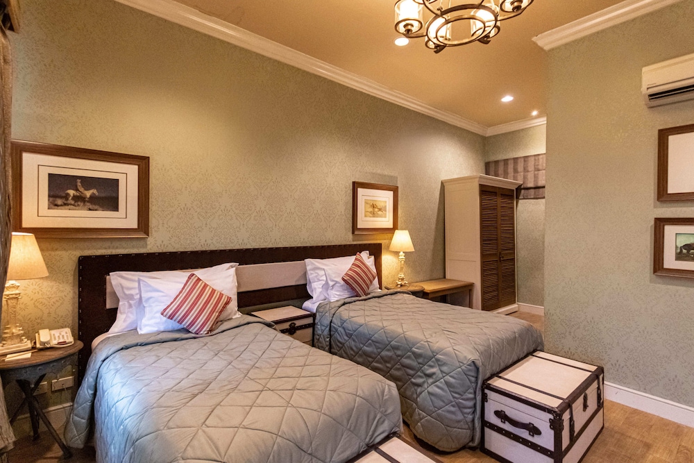 2 BEDROOMS, POOL, VILLA