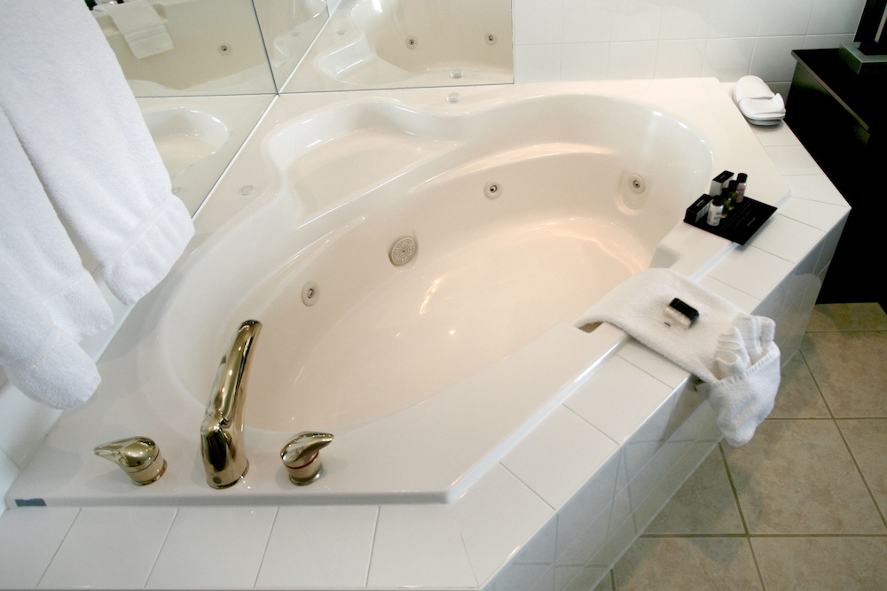 Foxwood Inn & Suites 15/51