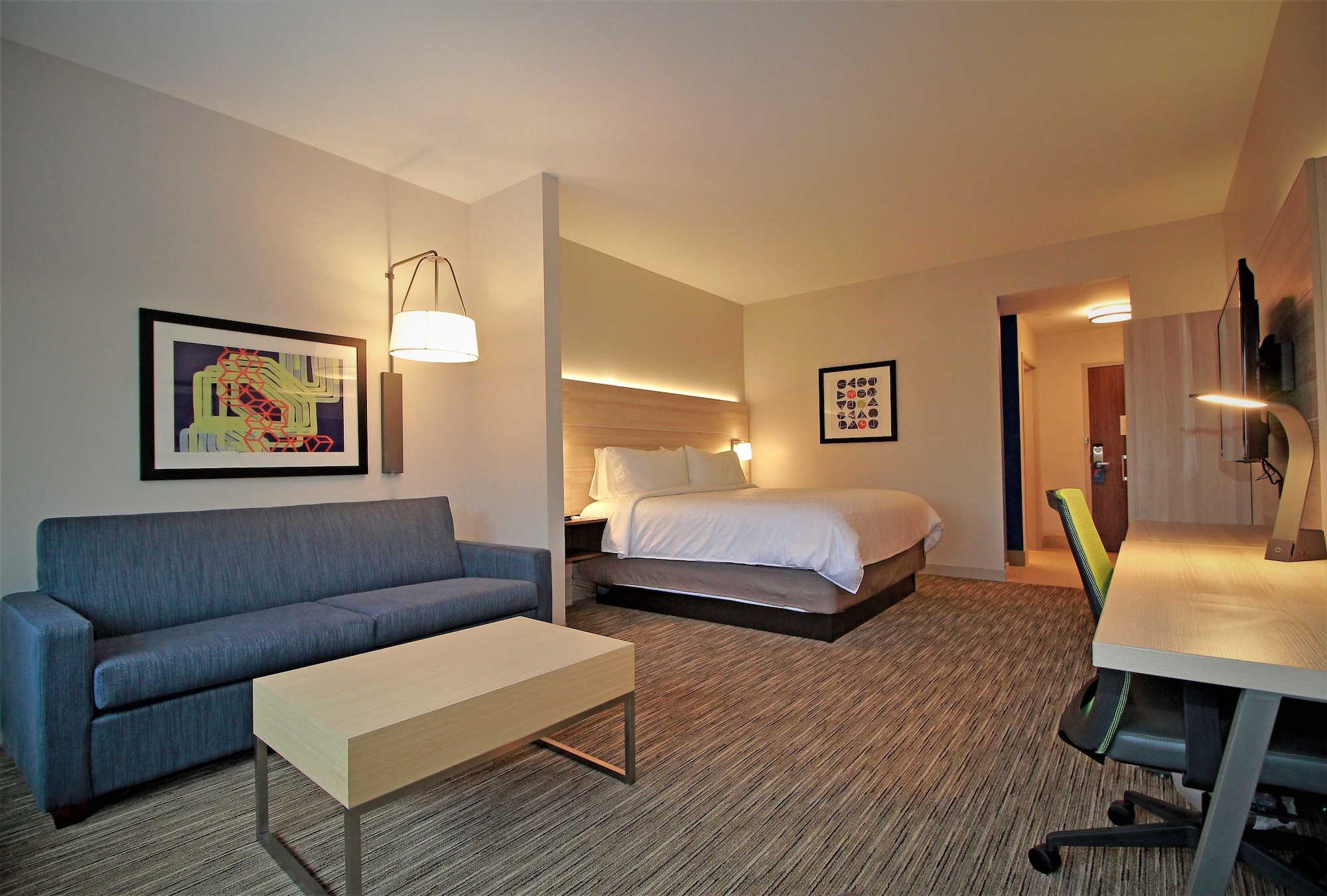 1 Bedroom, Suite, King Bed, Parlor