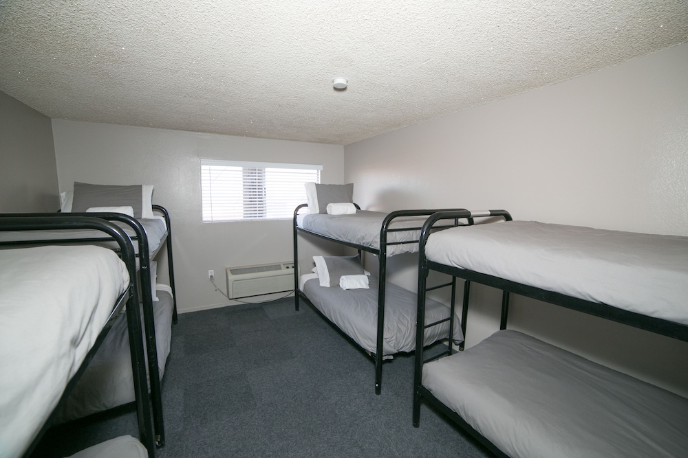 Motel6 Las Vegas, NV - Downtown Fremont St Experience 19/31