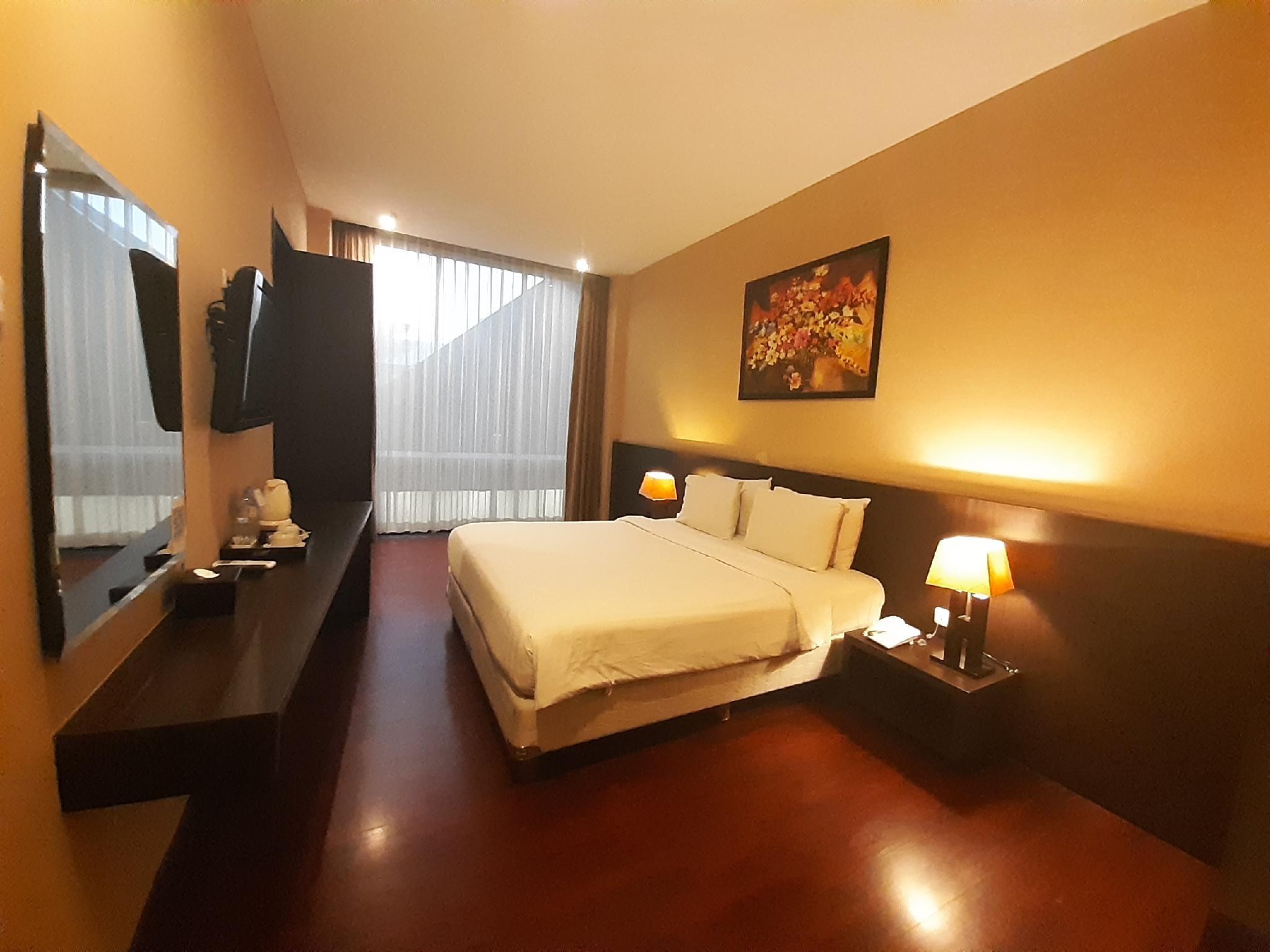 Deluxe, Suite