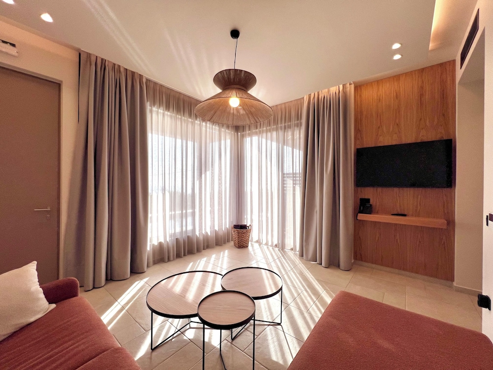 Anaxo Resort 50/69