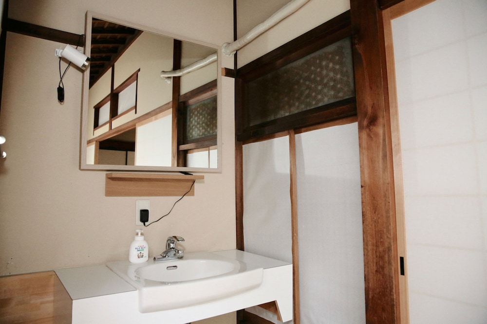 Yuzan Guesthouse Annex - Hostel 64/68