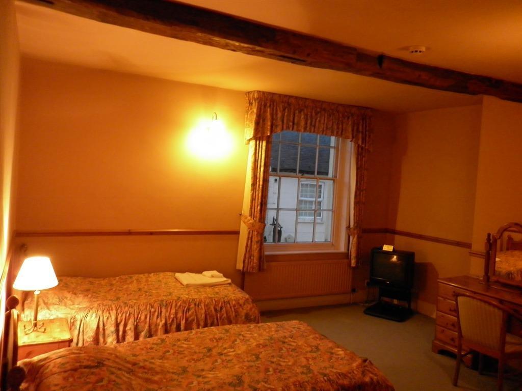 Room, Twin Beds