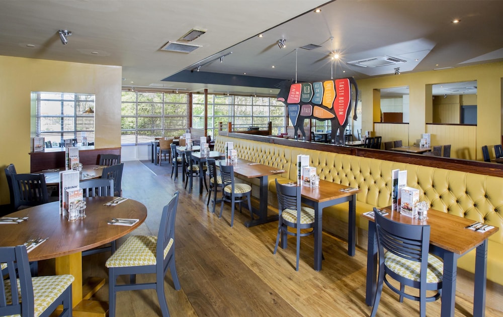 Premier Inn Leeds / Bradford Airport 26/41