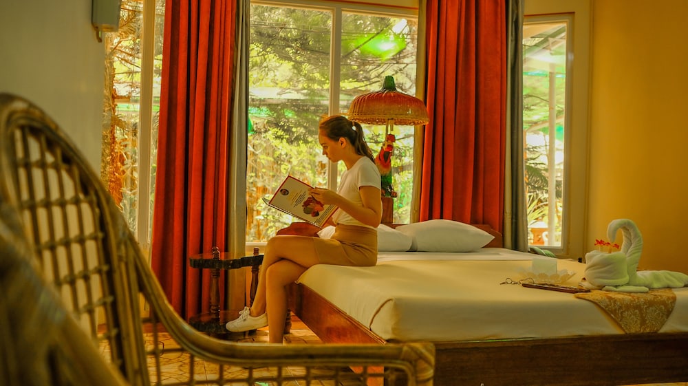 Deep Forest Garden Hotel 28/80