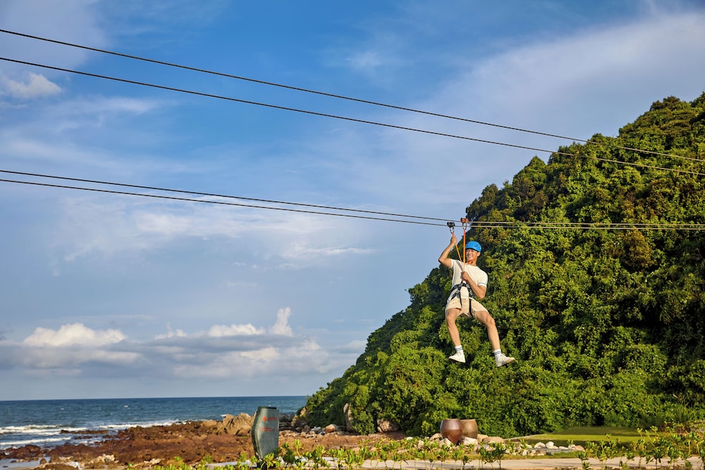 Angsana Quan Lan Ha Long Bay 41/48