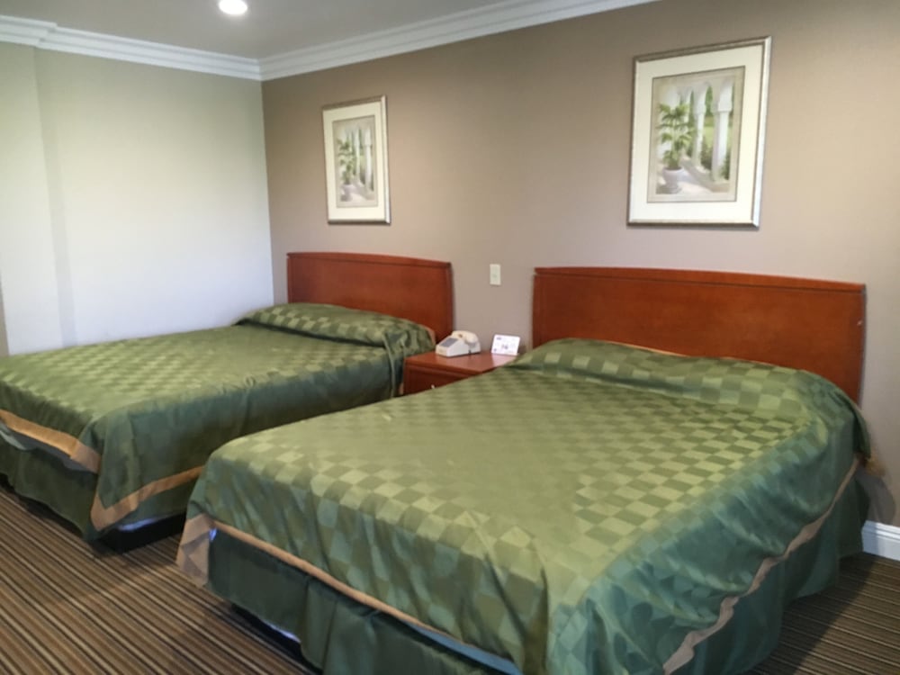 Regency Inn And Suites 4/27