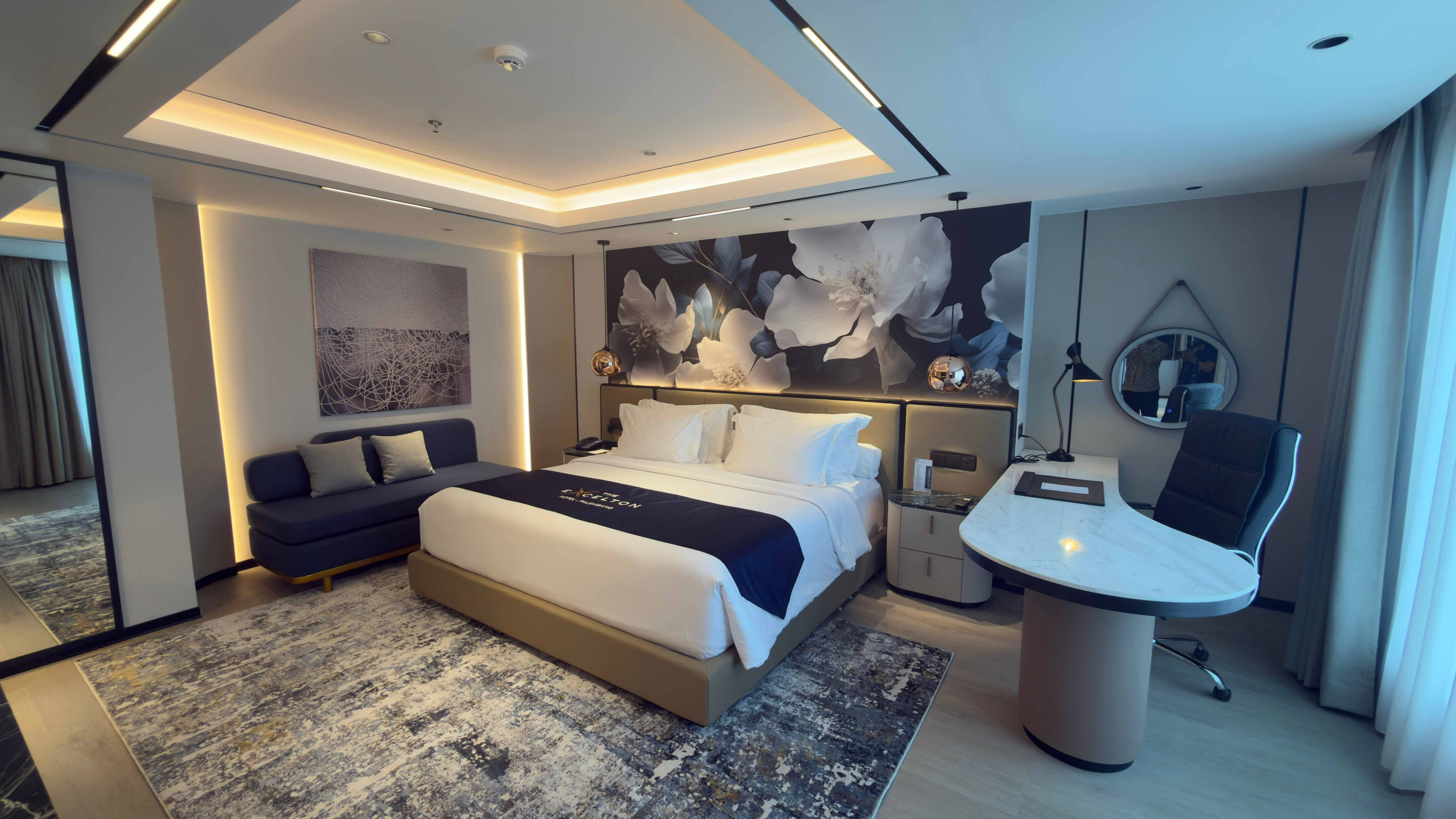 Grand, Excel, Suite