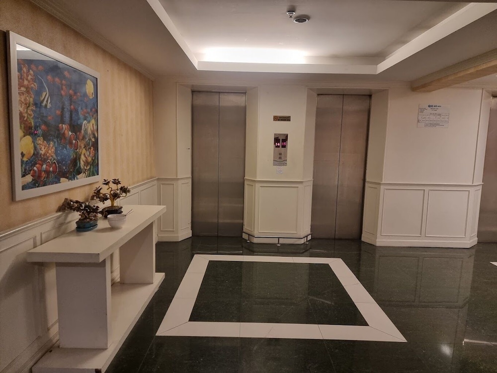 Bay Hotel Srinakarin 42/55