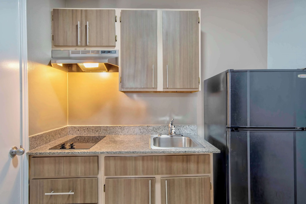 Studio 6 Extended Stay - Austin, TX - Midtown 59/59