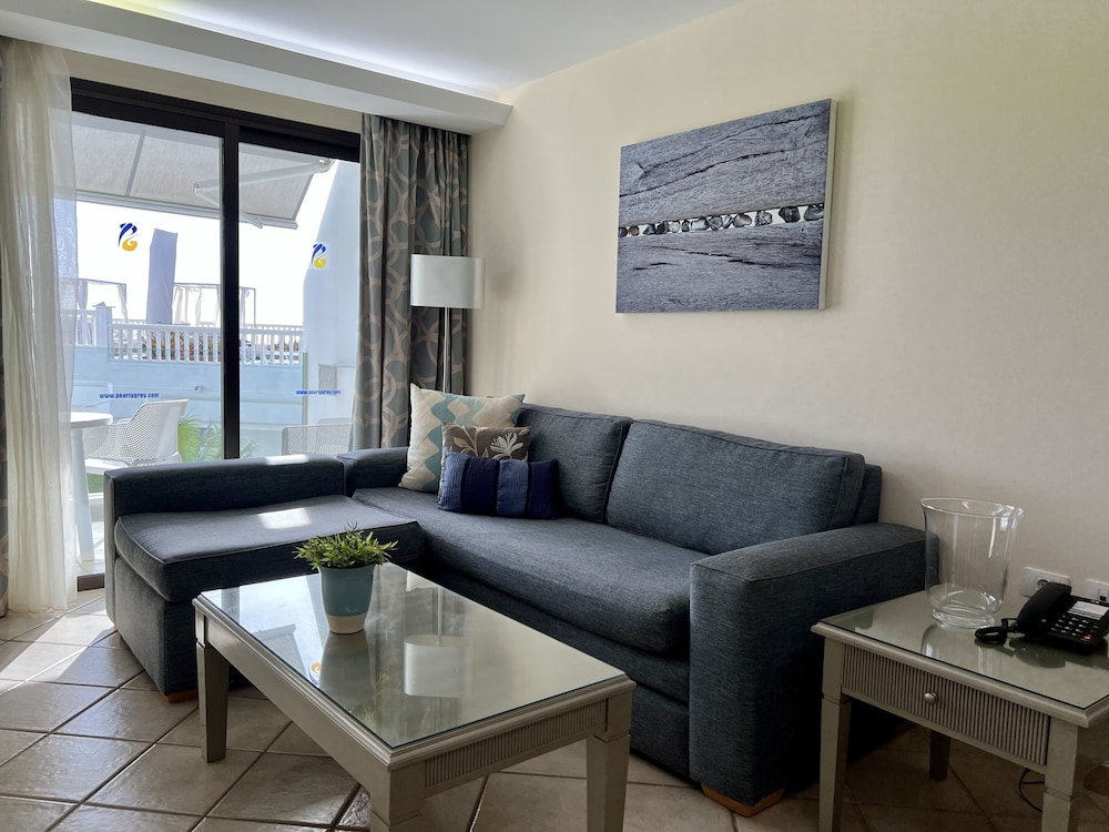 Perla Gris Aparthotel 40/68
