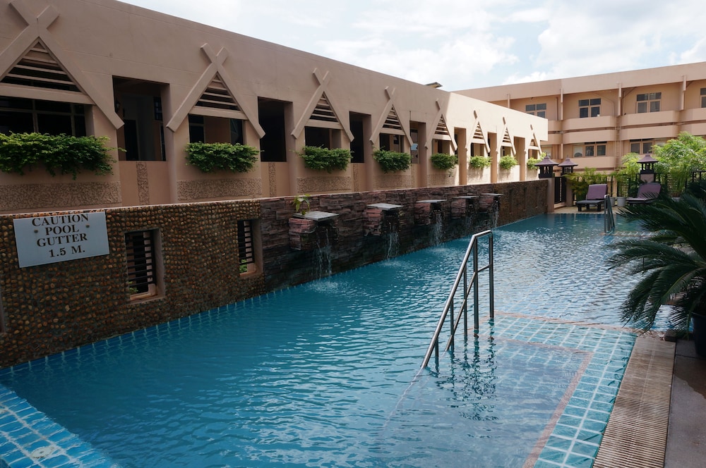 Maninarakorn Hotel 42/49