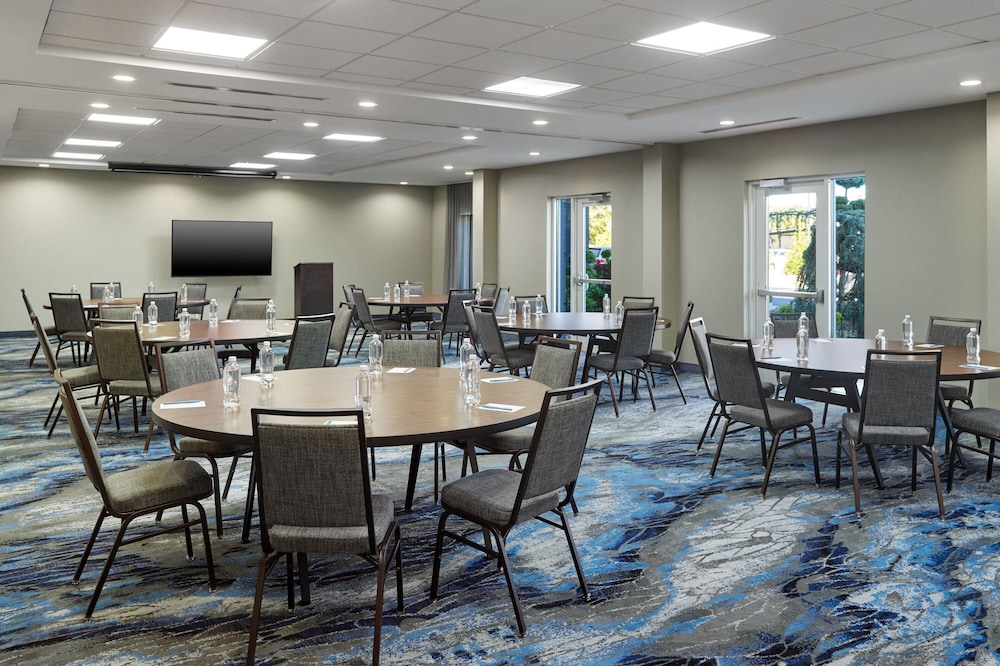 Fairfield Inn And Suites By Marriott Atlanta Mcdonough 26/41
