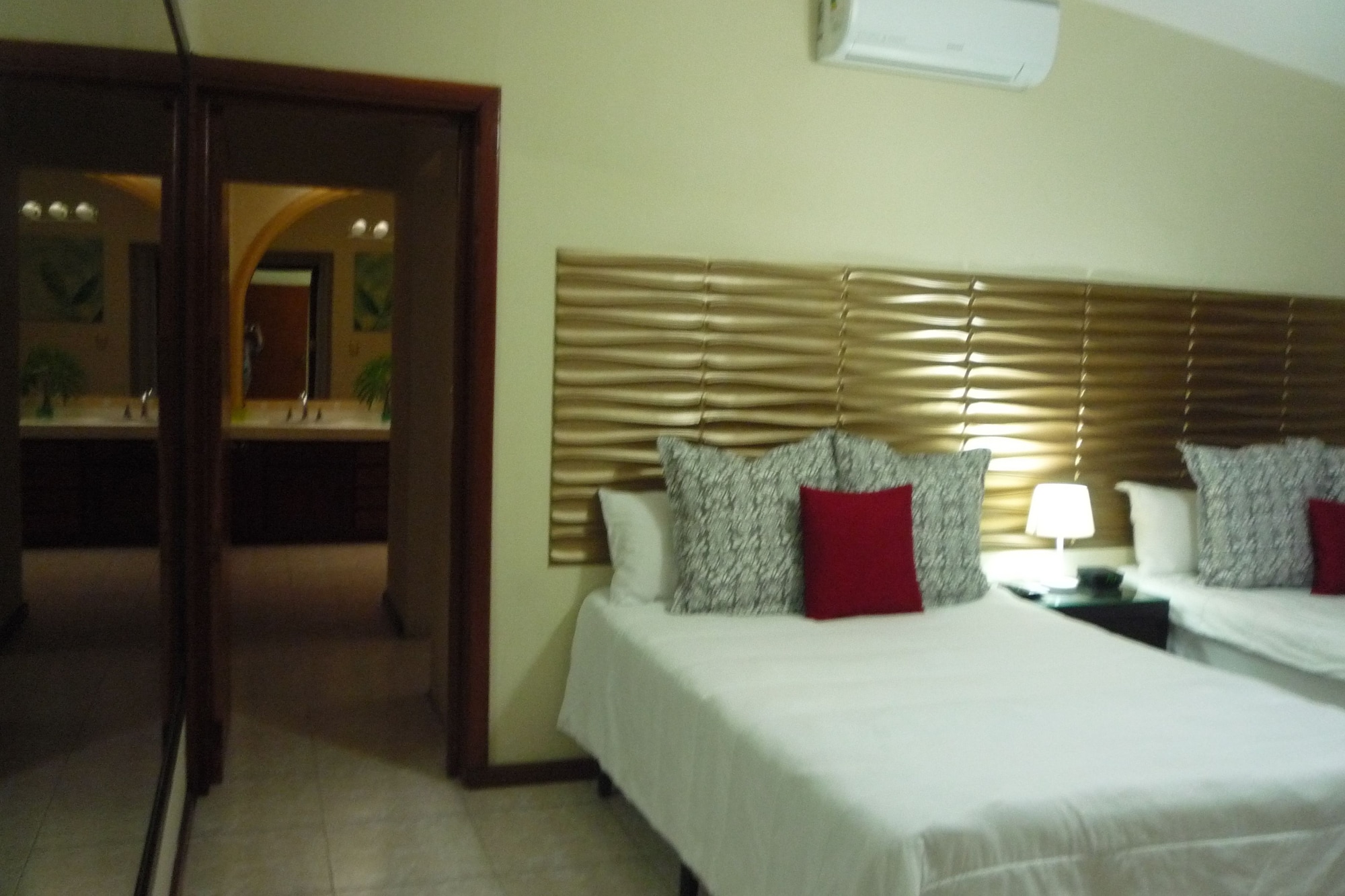 STANDARD, TWIN BEDS