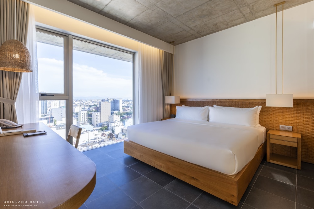 Chicland Da Nang Beach Hotel 11/72