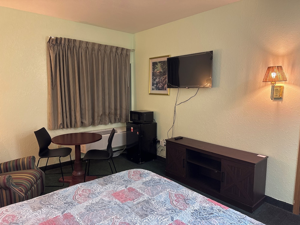 Highland Inn Peculiar 18/52