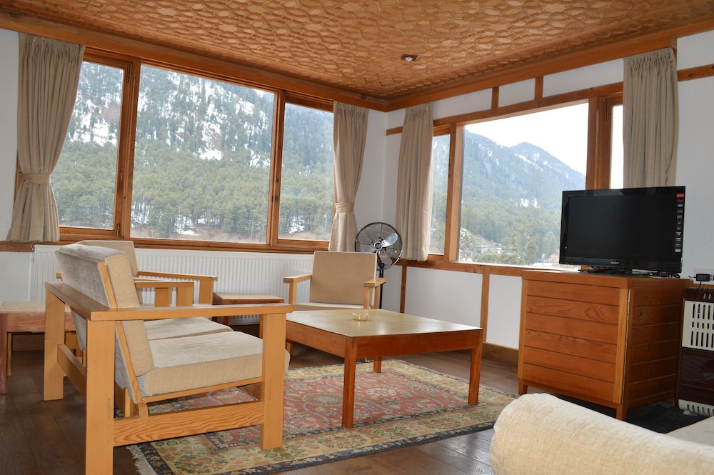 PAHALGAM HOTEL 29/39