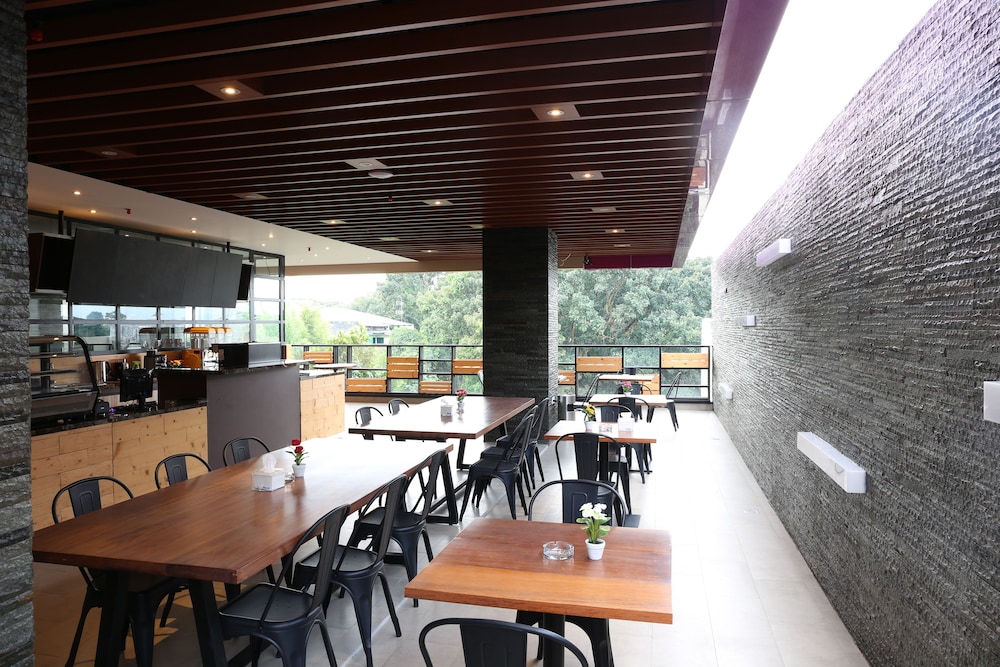 Grand Citihub Hotel Kajoetangan 52/61