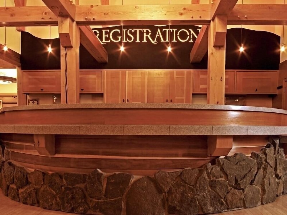 Old Faithful Snow Lodge & Cabins 9/37