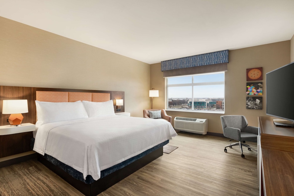 ROOM, KING BED, ACCESSIBLE