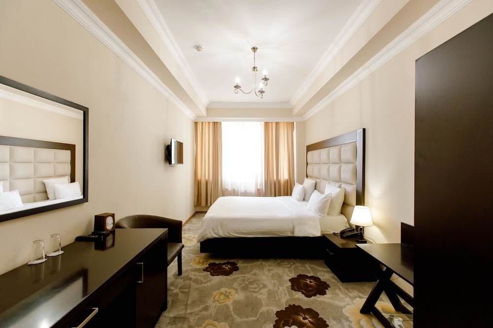 Hotel 14th Floor 13/41