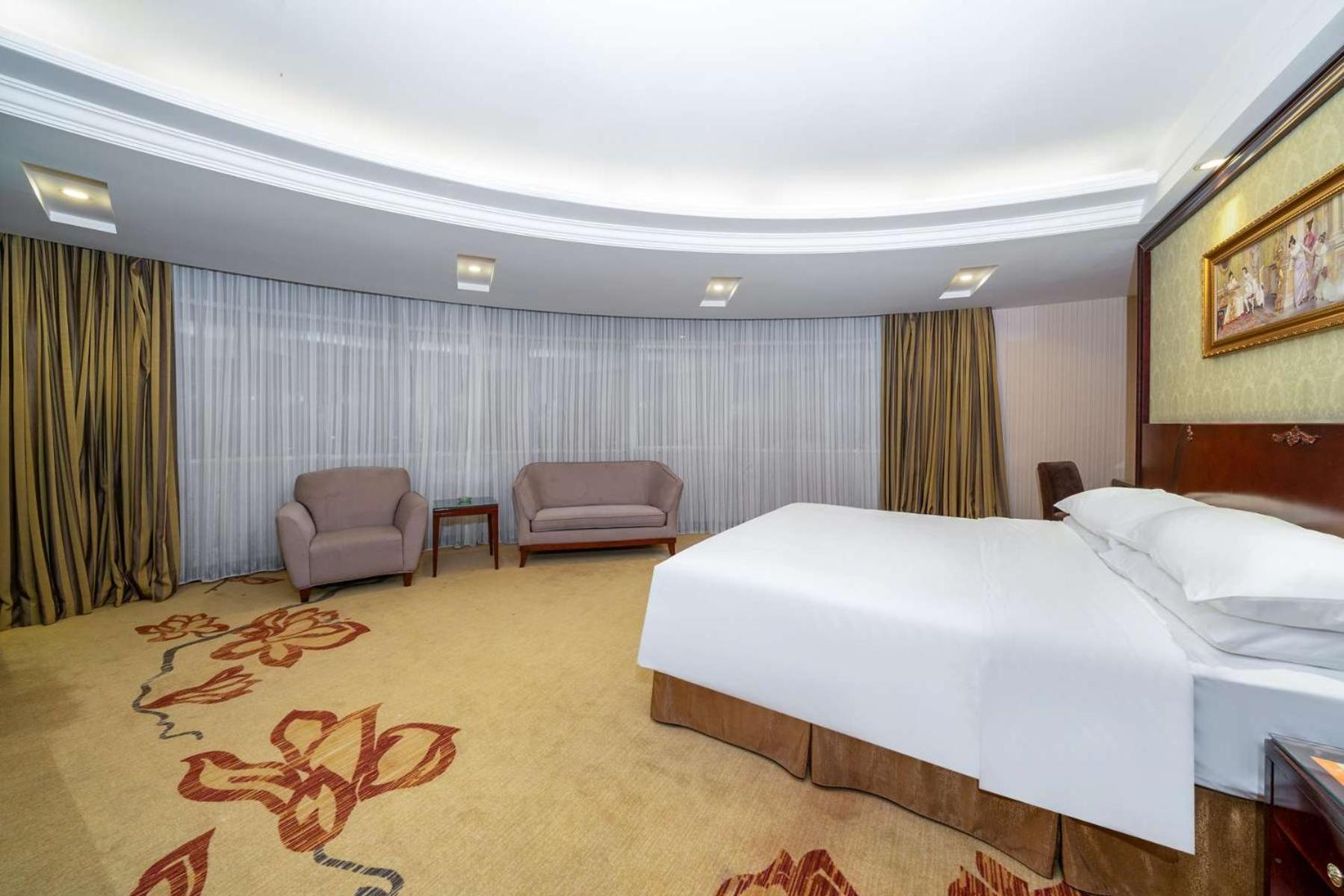 Vienna Hotel (Dongguan Houjie Convention and Exhibition Center) 47/75