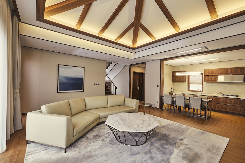 Camphortree Hotel And Resort 37/60