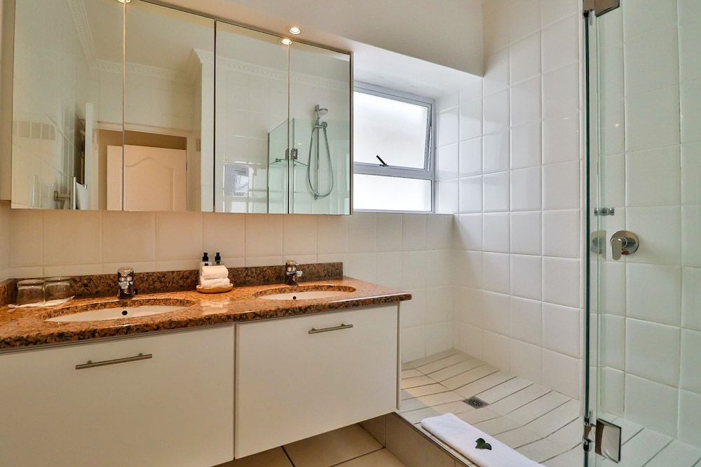 Hermanus Beachfront Lodge 43/43