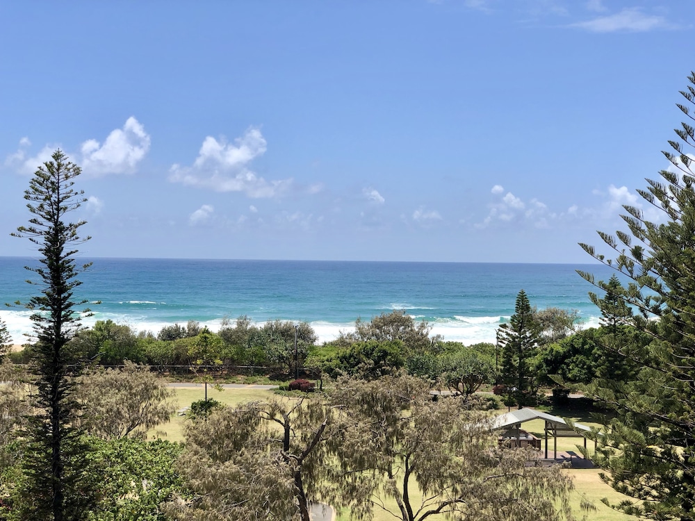 HI HO BEACH APARTMENTS 64/69