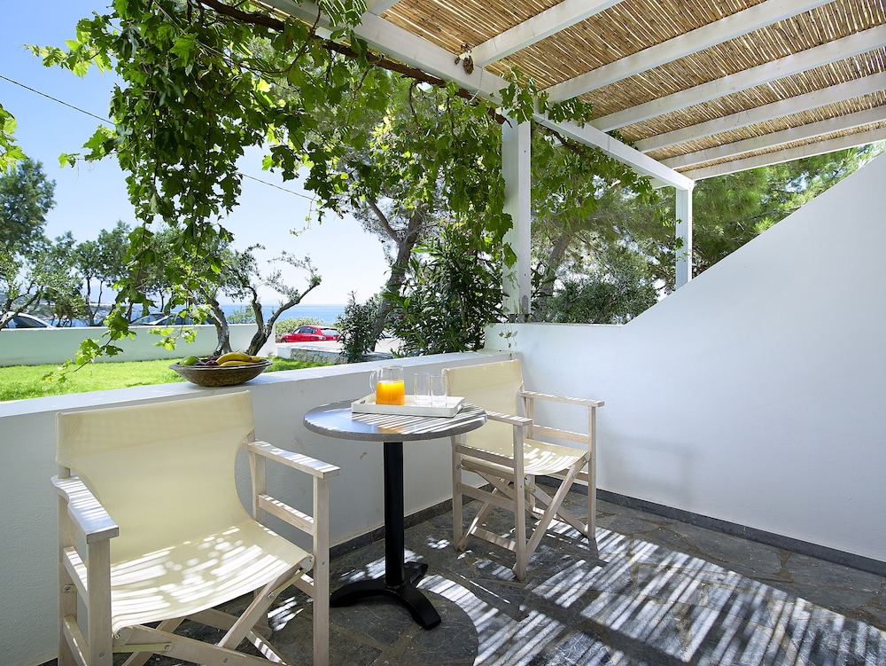 Kakkos Bay Resort 36/46