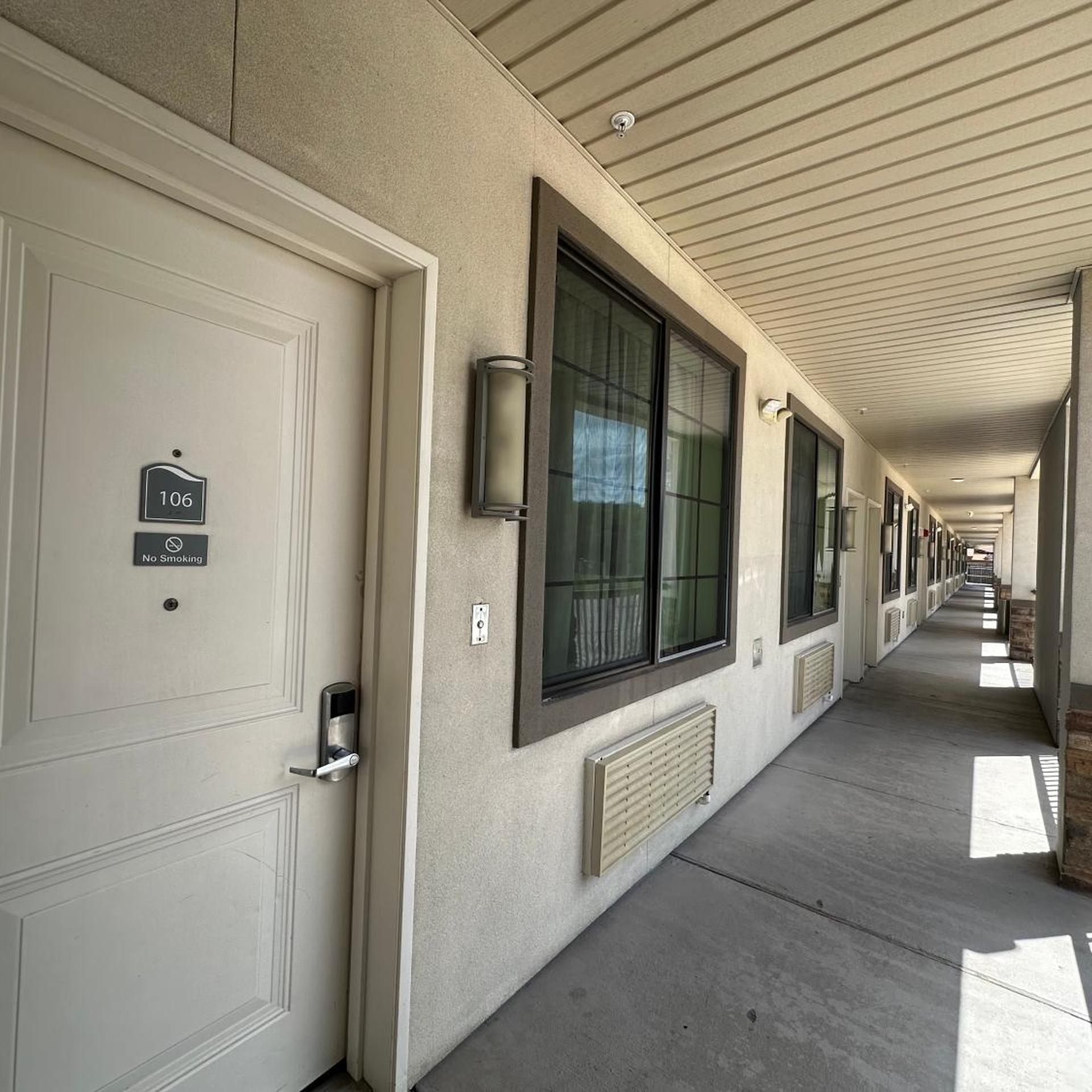Scottish Inn And Suites 8/53