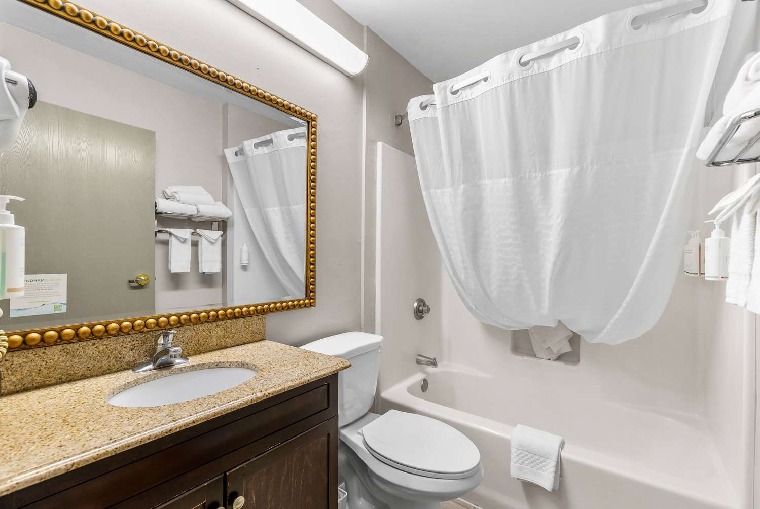 Days Inn By Wyndham Camp Verde Arizona 27/28