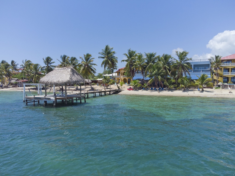 Parrot Cove Lodge 70/72