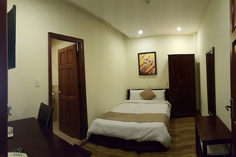 Nam Xuan Premium Hotel 15/68