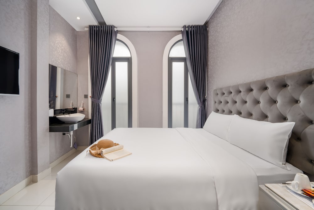 Mari Queen Hotel 23/33