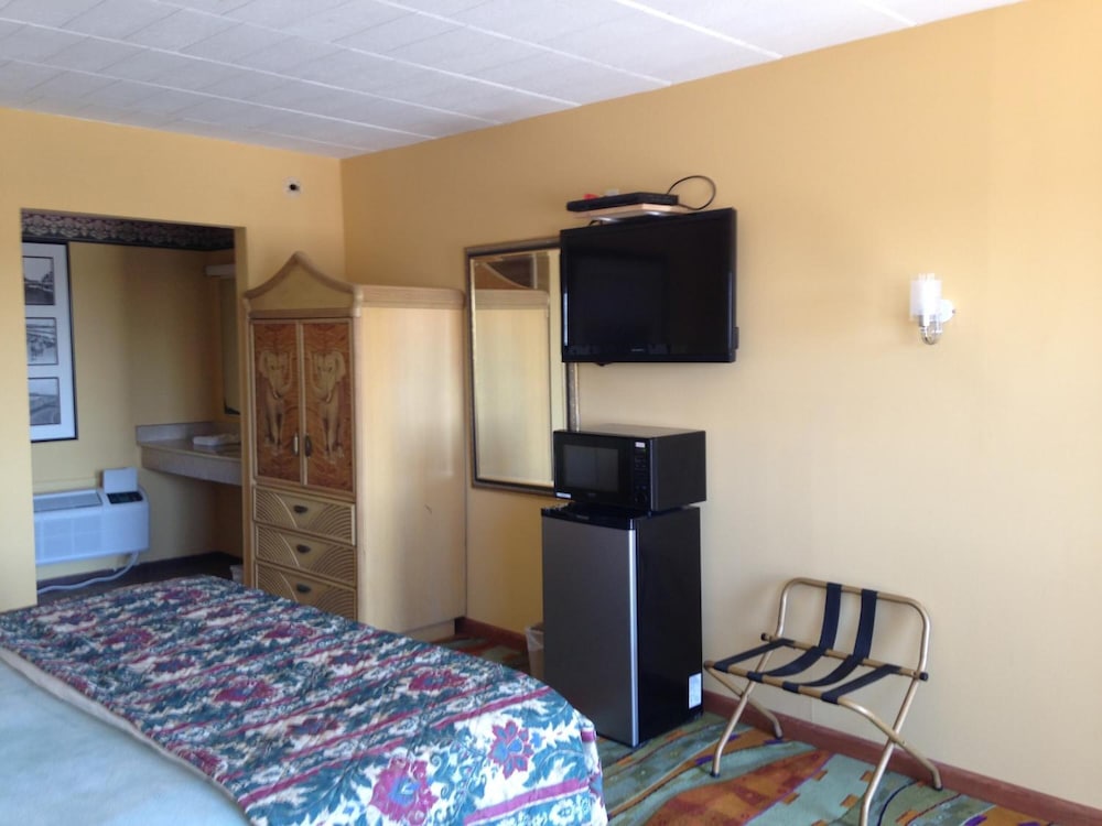 Super 8 by Wyndham Hazleton 25/33