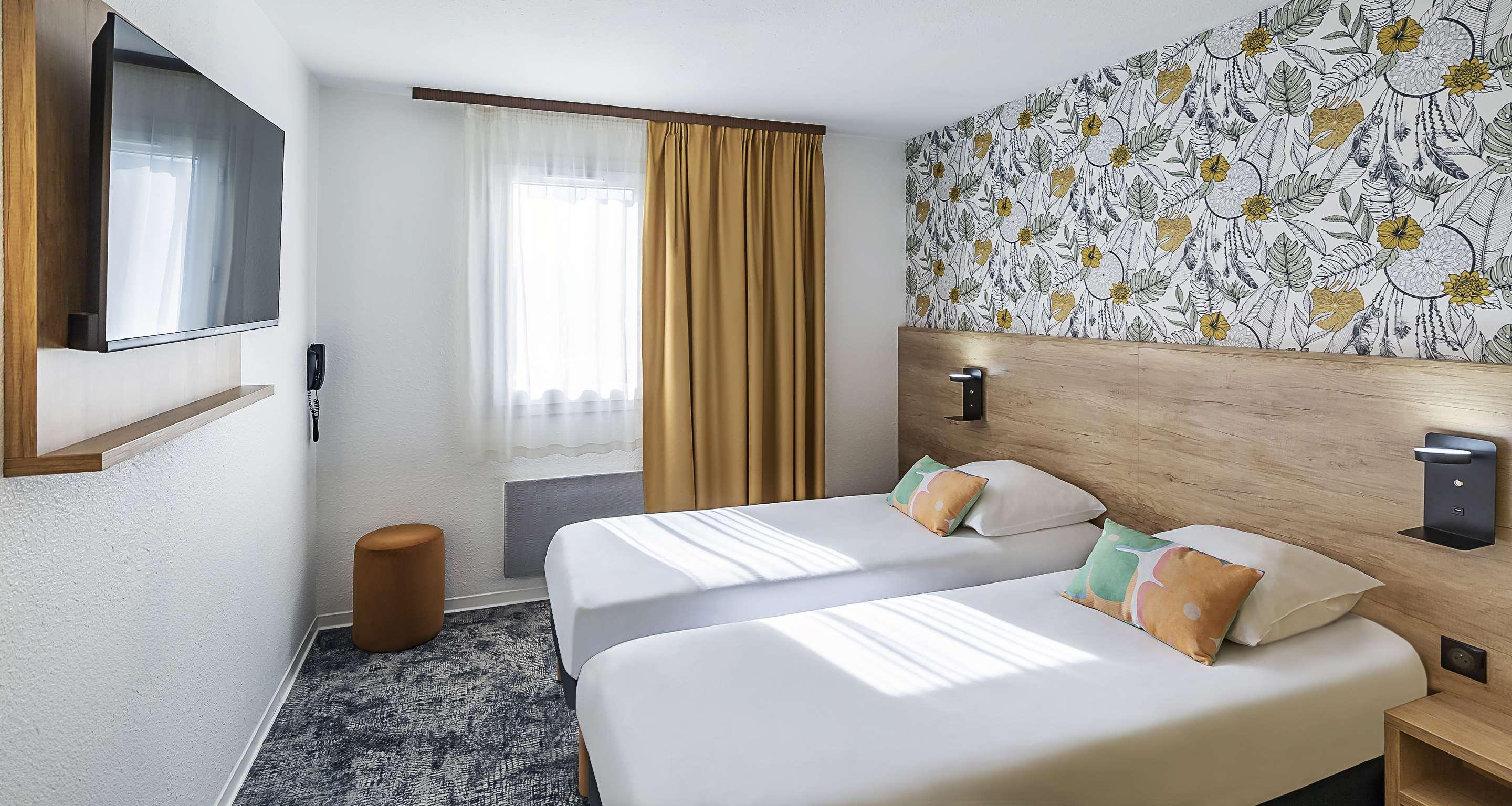 Adjoining, Family, Twin Beds