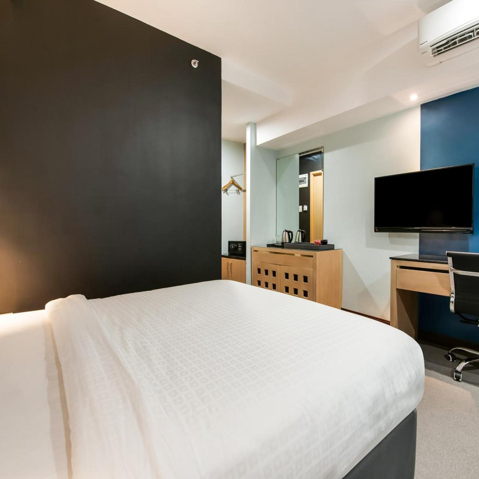 STANDARD, DOUBLE BED