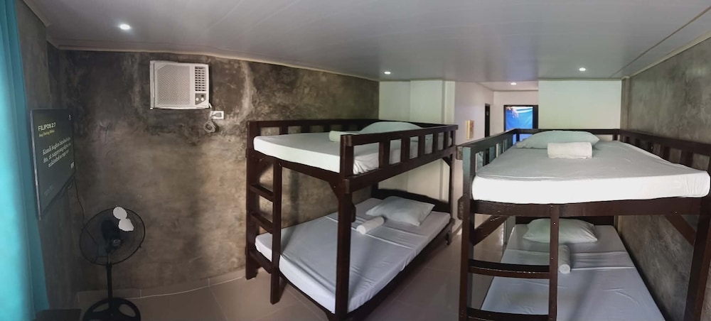 Lolas Lodge 49/59