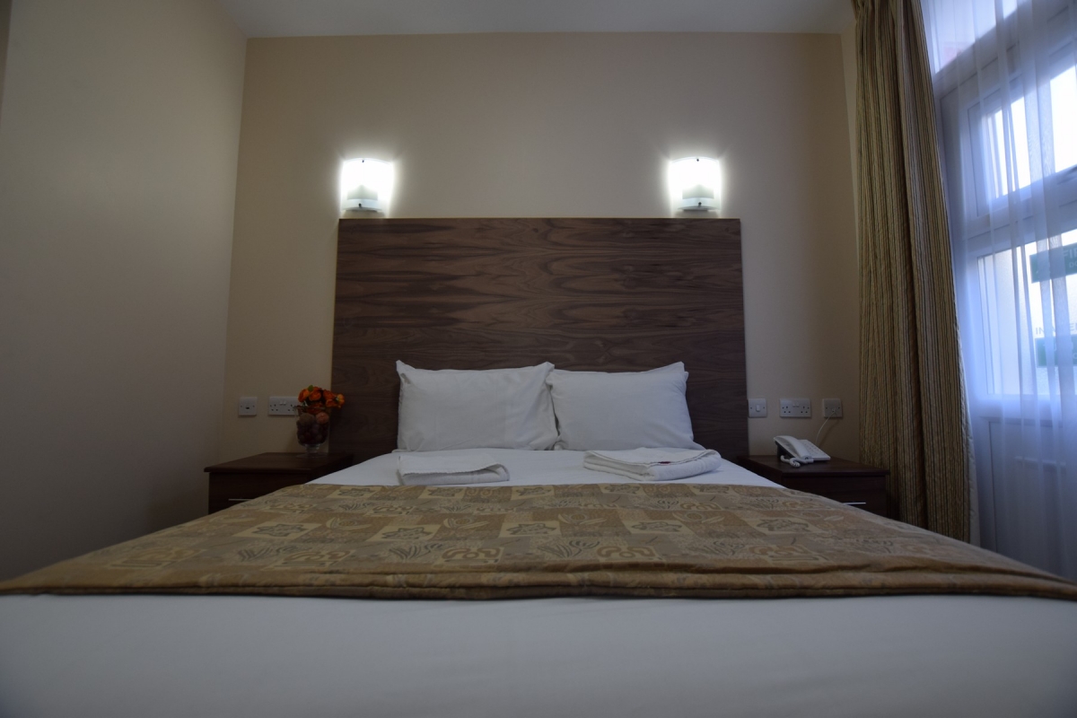 Room, Single