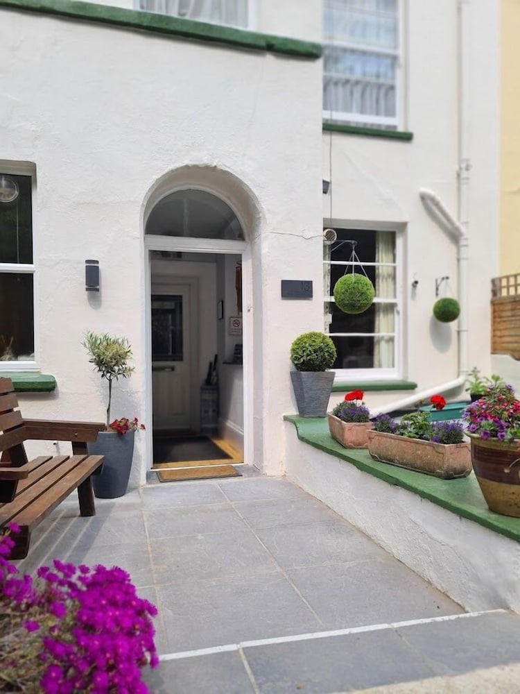The Collingdale Guest House 38/50