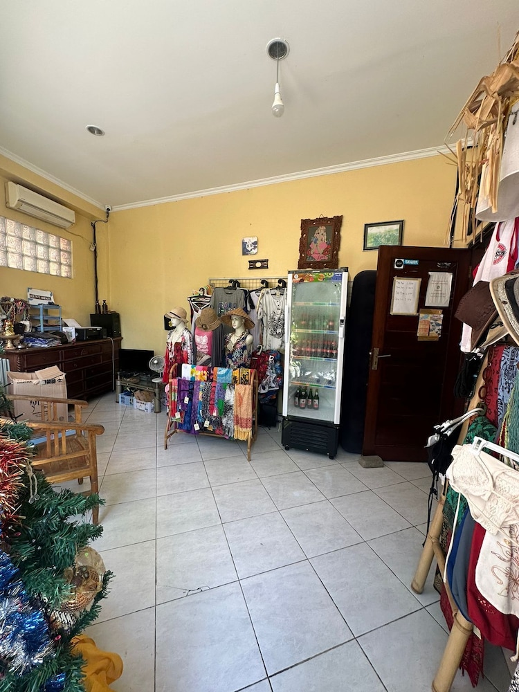 Sari Buana Bed Breakfast 10/62